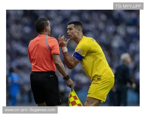 C罗开始学习烹饪，新手厨艺被嘲也被爱