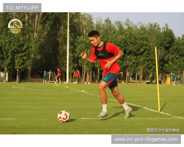 中超传中精准度训练更高效——打造战术新利器，成就超级传中梦